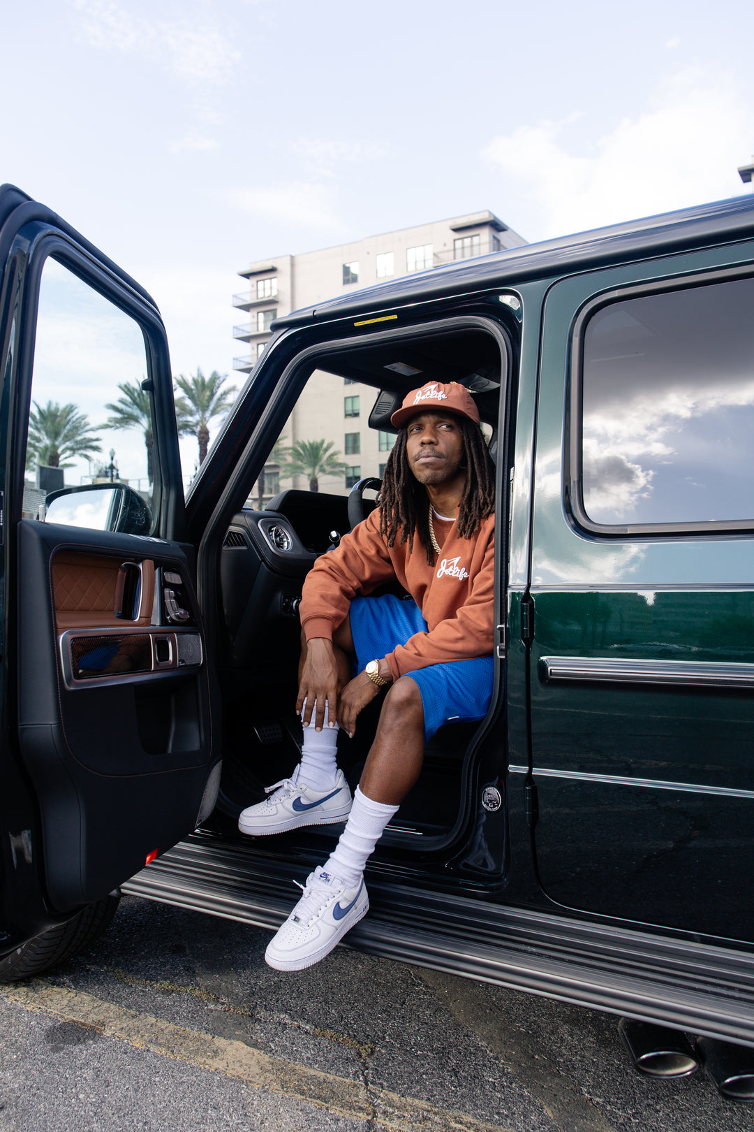 JET LIFE "PRIMARY STUNTERS" CREWNECK [BROWN]